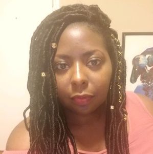 Meet your Posher, Crystal